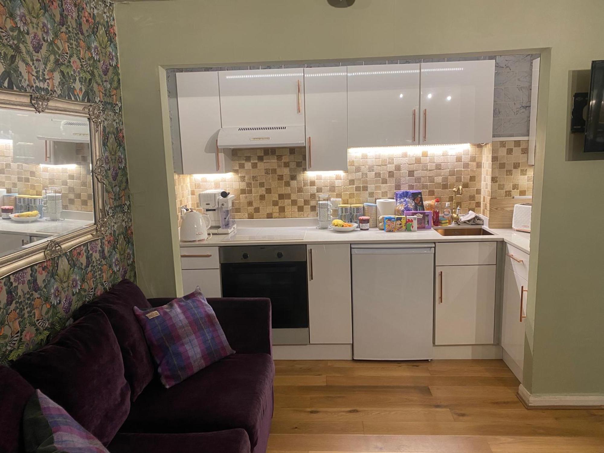 Quiet Lower Floor 2 Bed City Apartment With Private Patio Garden Bath Kültér fotó