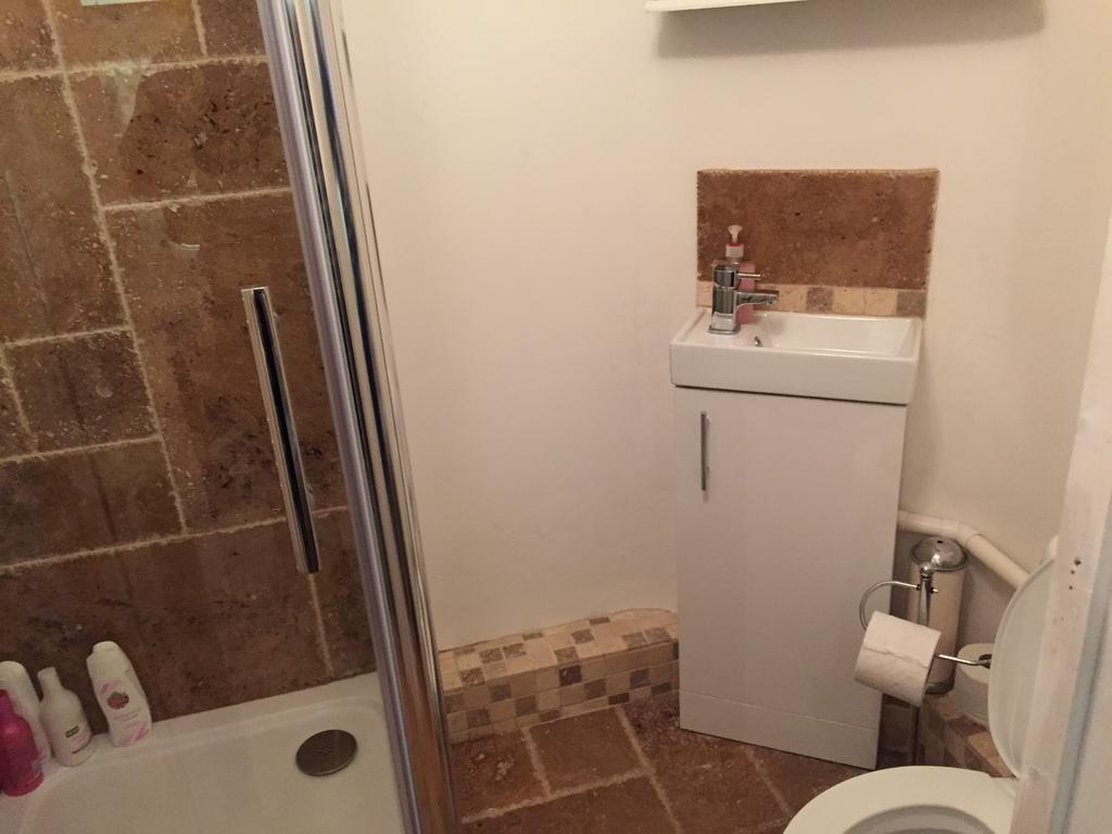 Quiet Lower Floor 2 Bed City Apartment With Private Patio Garden Bath Kültér fotó